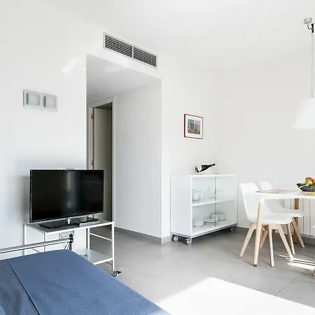 Castellmar Apartment *